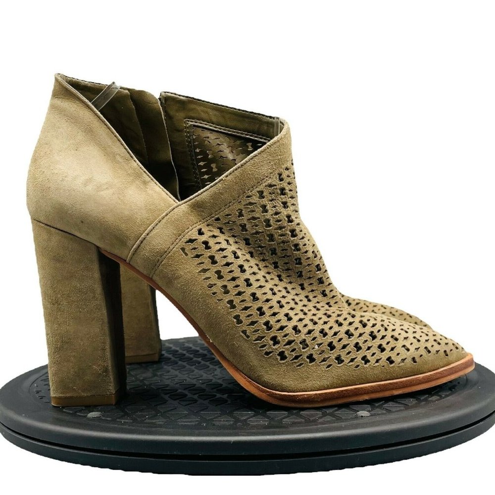 Vince Camuto Lorva Suede Leather Boots Brown Heel Booties Women 8.5 Perforated